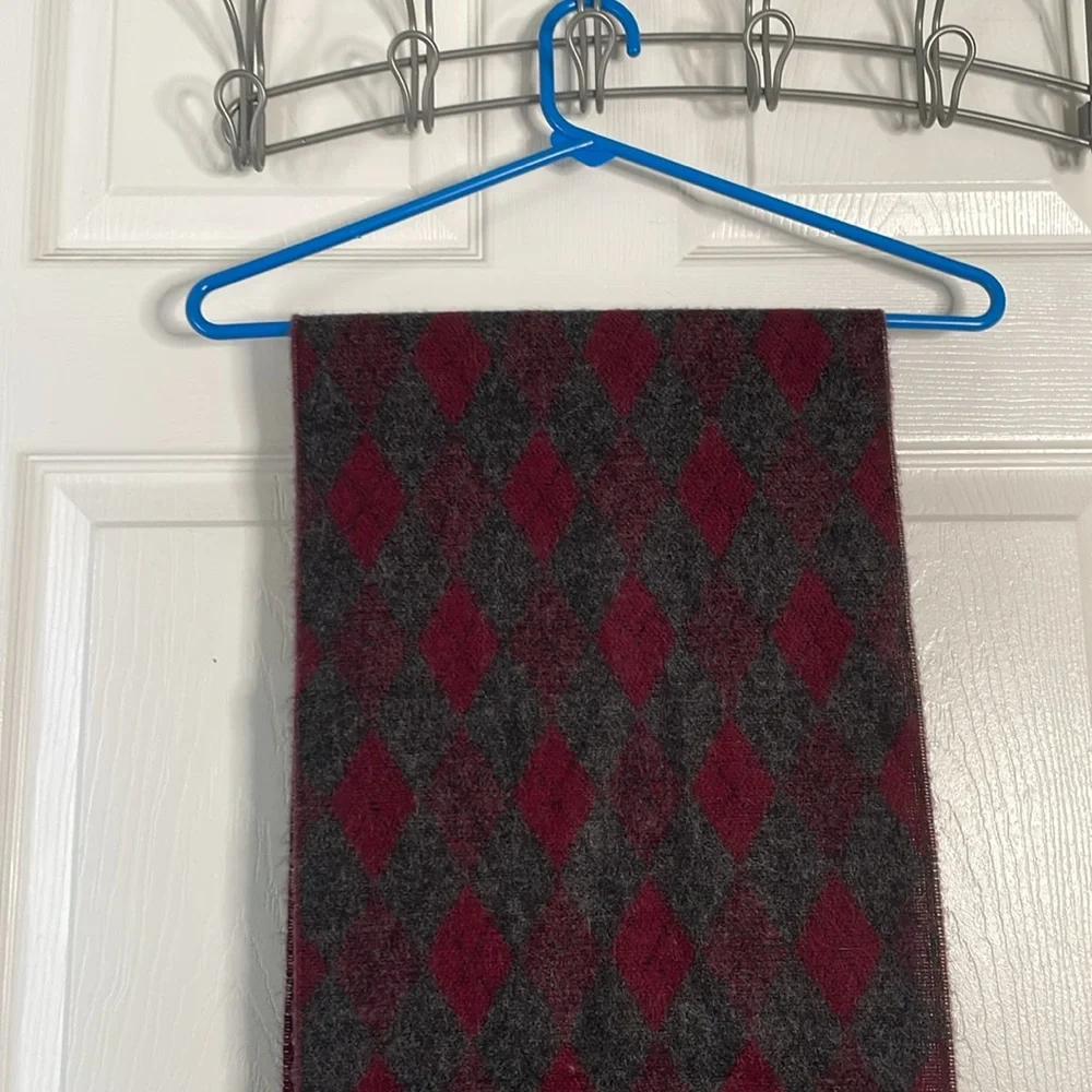 Geoffrey Beene argyle print fringe scarf
